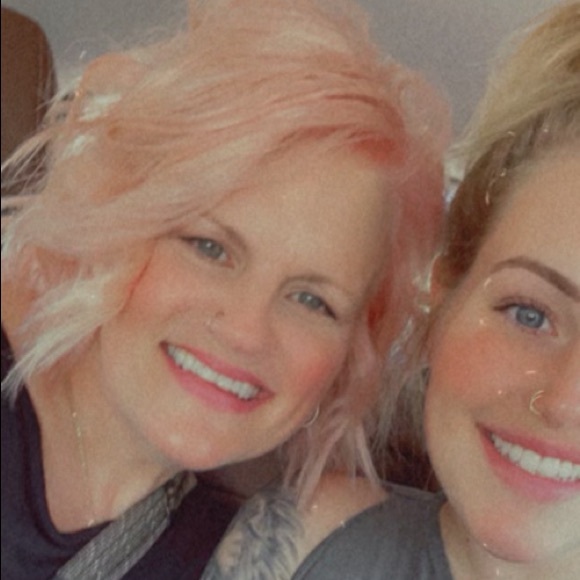 Meet your Posher, Suzanne - Picture 2 of 2